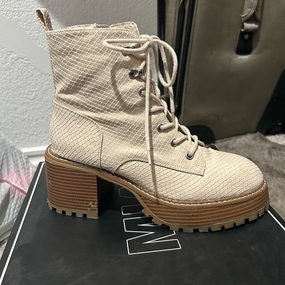 MIA Ivory Snake Combat Booti - Picture 4 of 4